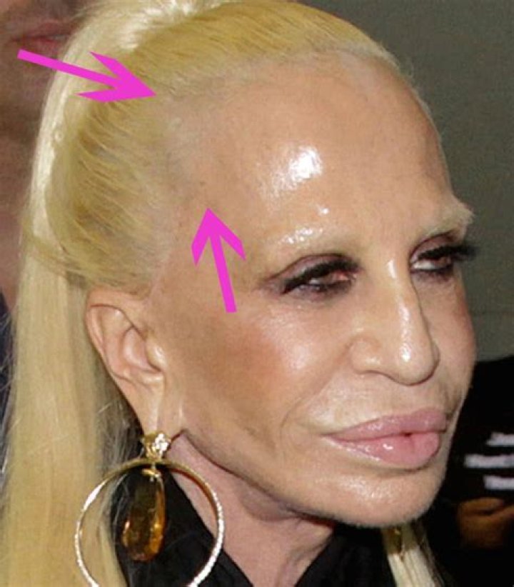 6 Things We Can’t Stop Staring at in This Photo of Donatella Versace