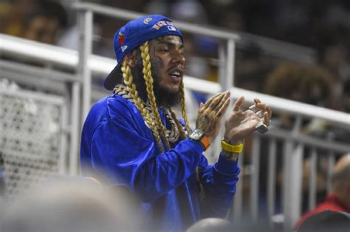 6ix9ine Rips Fivio Foreign For Not Bailing OMB JayDee Out Of Jail