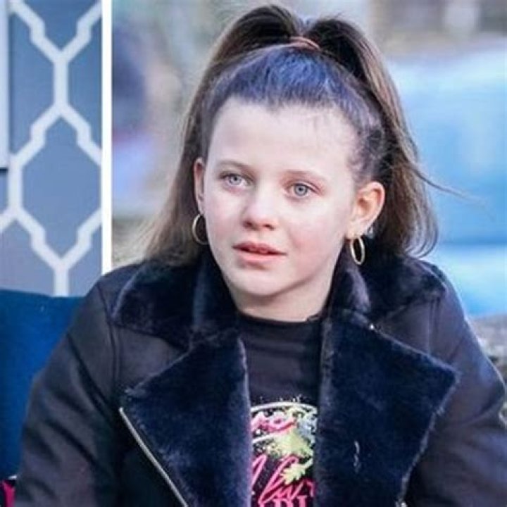 Allex Gingras (Instagram Star) - Age, Birthday, Bio, Facts, Family, Net Worth, Height & More