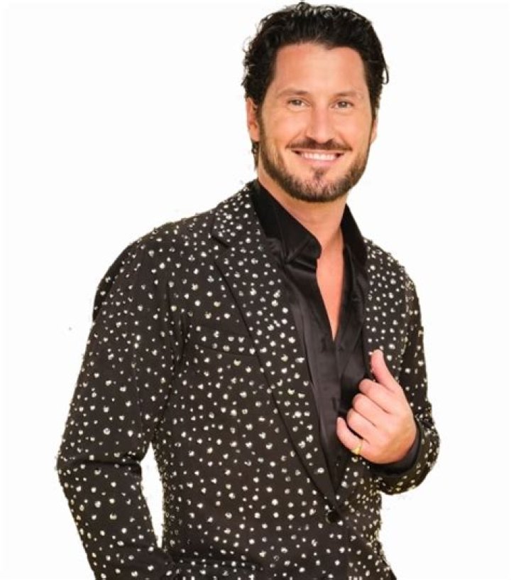 Armando Silvestre Biography, Age, Height, Wife, Net Worth, Family