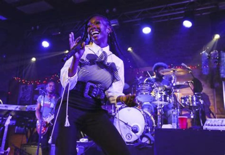 Brandy Confirms "Moesha" Reboot Is On The Way