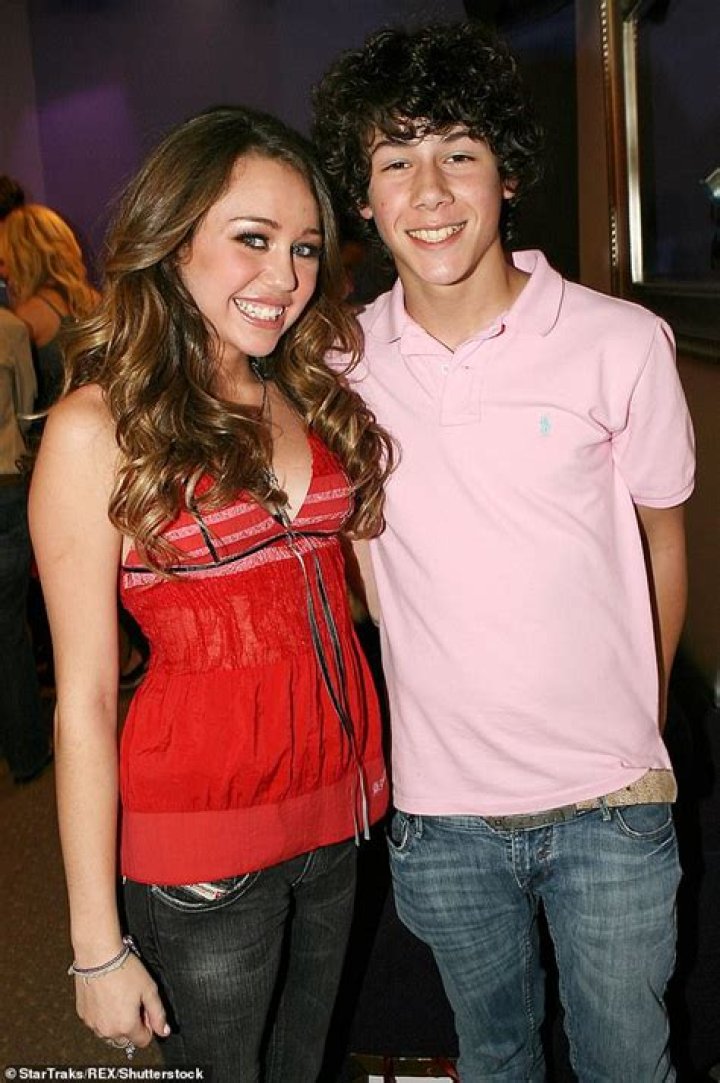 BRB, Sobbing About All the Nice Things Nick Jonas Just Said About His Ex-Girlfriend Miley Cyrus