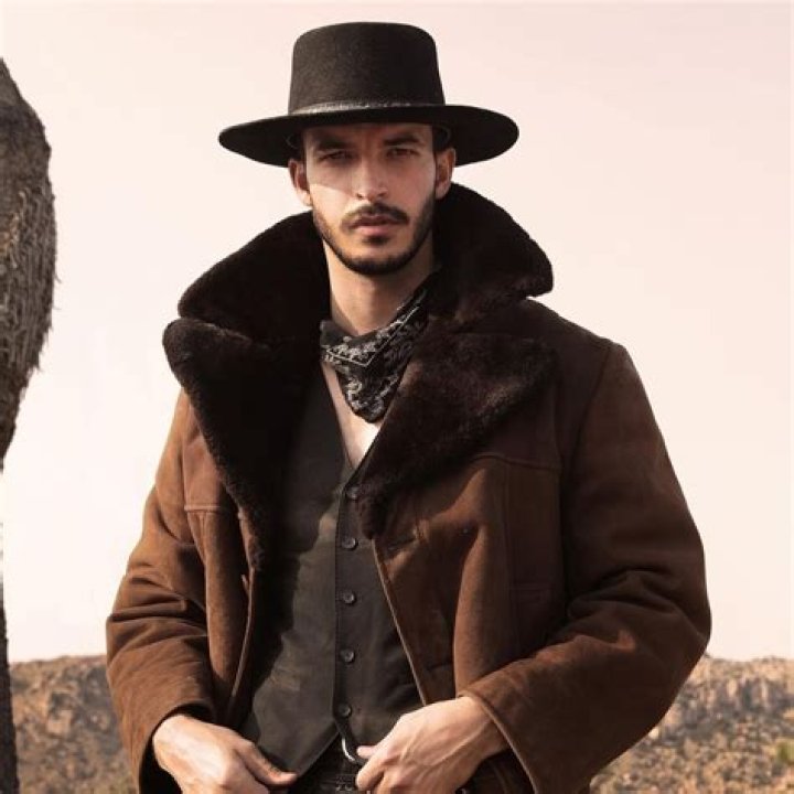Bryan Pearn (Model) - Age, Birthday, Bio, Facts, Family, Net Worth, Height & More