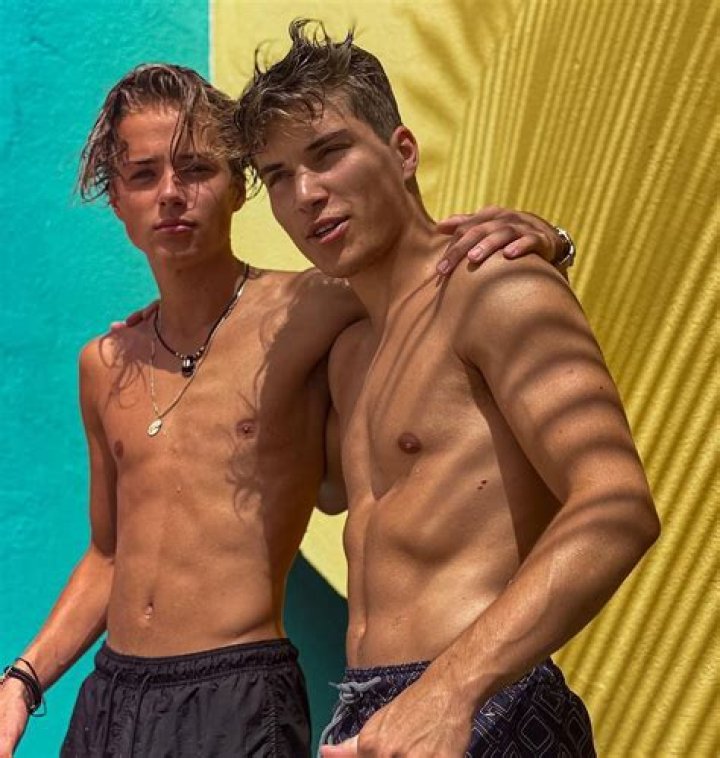 Cas Werox – Celebsgraphy