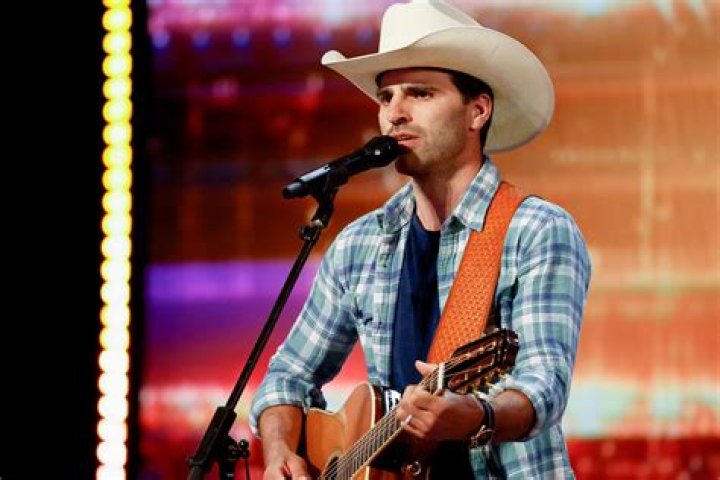 Chris Young (Country Singer) - Age, Birthday, Bio, Facts, Family, Net Worth, Height & More