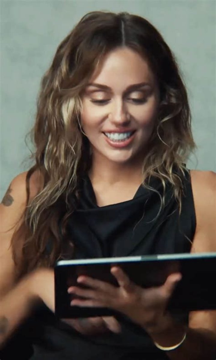 Demi Lovato and Nikita Dragun Have Steamy Impromptu Photo Shoot: ‘IDK [Whose] Car This Is’