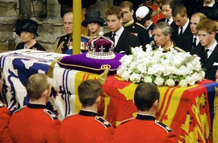Did the Queen cry at her mother’s funeral?