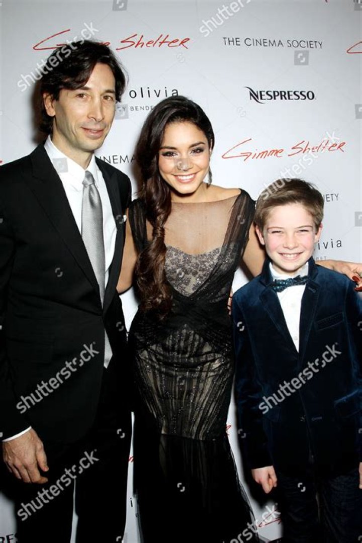 Eddie Schweighardt Age | Wiki, Net worth, Bio, Height, Girlfriend?