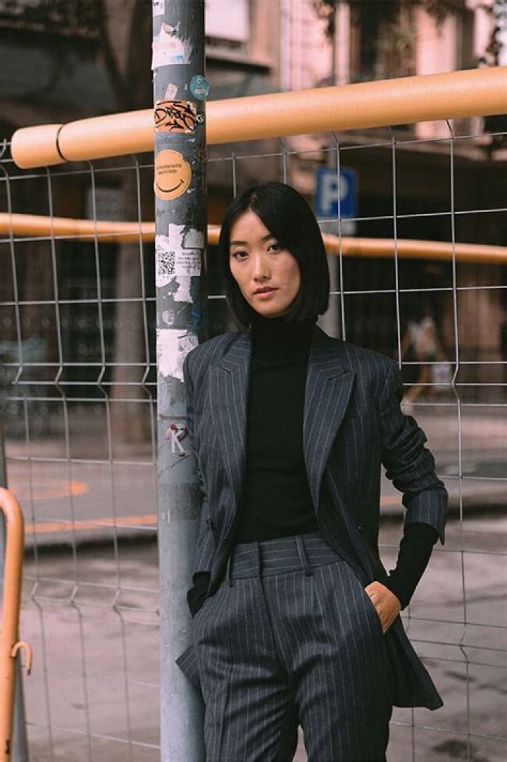 Emily Ratajkowski Looks Powerful (And Sexy!) in a Pantsuit and Bikini Top