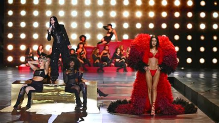 ExclusiveKendall Jenner’s Former Trainer Reveals How She Got ‘Toned and Tight’ for the VS Fashion Show