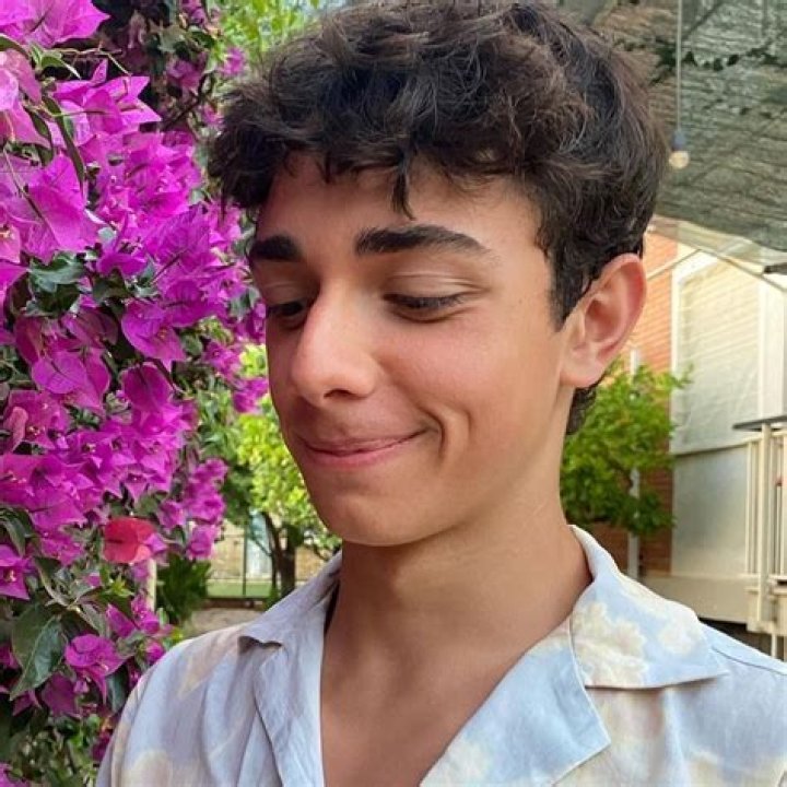 Fam Mirza (Entrepreneur) - Age, Birthday, Bio, Facts, Family, Net Worth, Height & More
