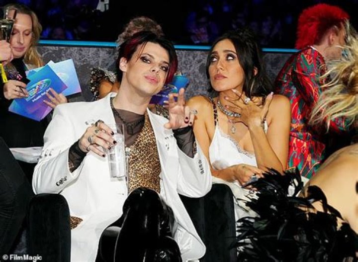 Halsey Is The Most Supportive Girlfriend Backstage Of Yungblud's Festival Performance