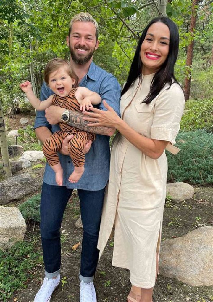 Happy Family!Nikki Bella and Artem Chigvintsev Grab Lunch With Her Twin Sister Brie in Los Angeles