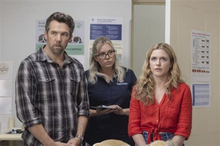 Harriet Dyer (TV Actress) - Age, Birthday, Bio, Facts, Family, Net Worth, Height & More