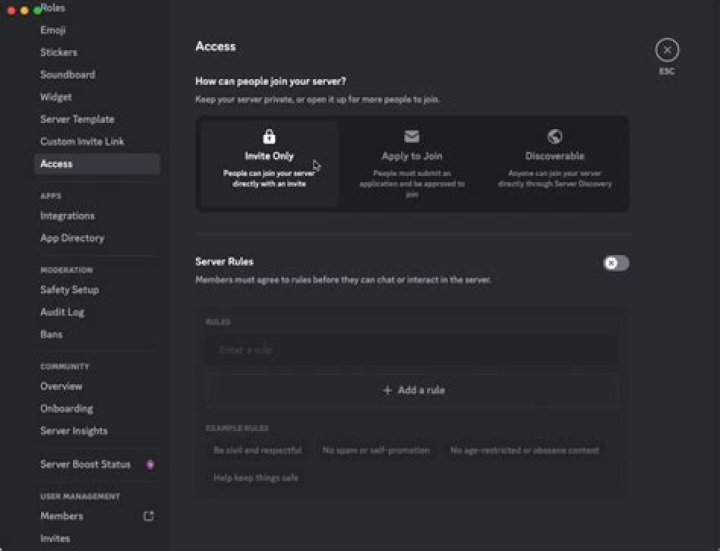 How do I join a Discord server without anyone knowing?