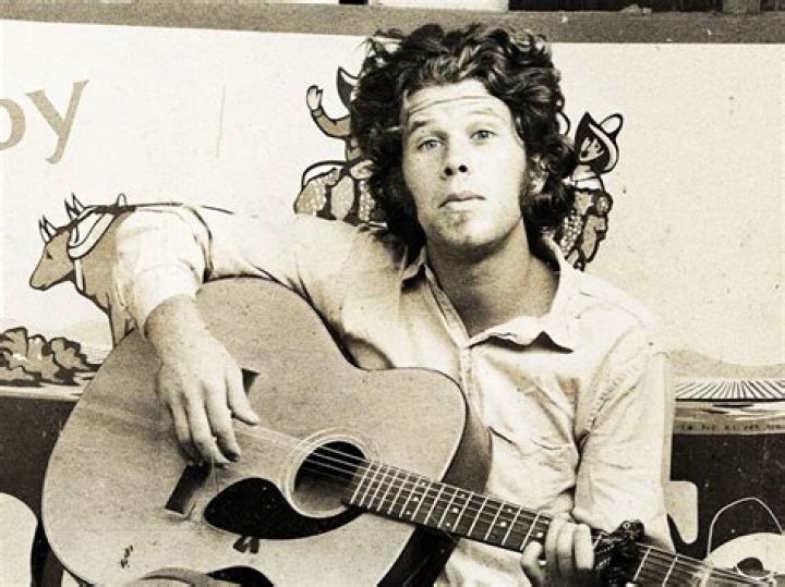 How tall is Tom Waits