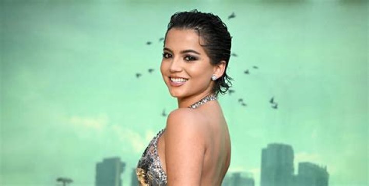 Is Isabela Moner single 2021?