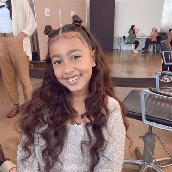 Jacqueline West (Children's Author) - Age, Birthday, Bio, Facts, Family, Net Worth, Height & More