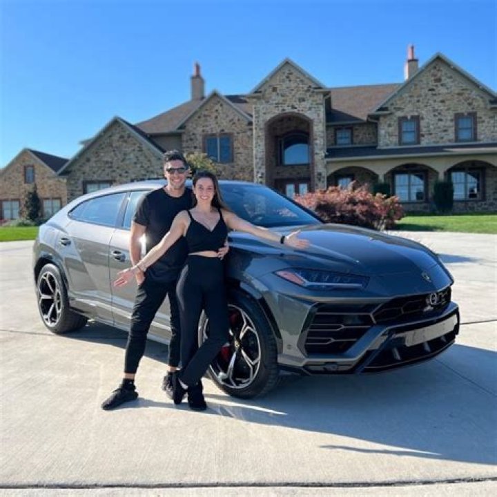Jaret Campisi (YouTube Star) - Age, Birthday, Bio, Facts, Family, Net Worth, Height & More