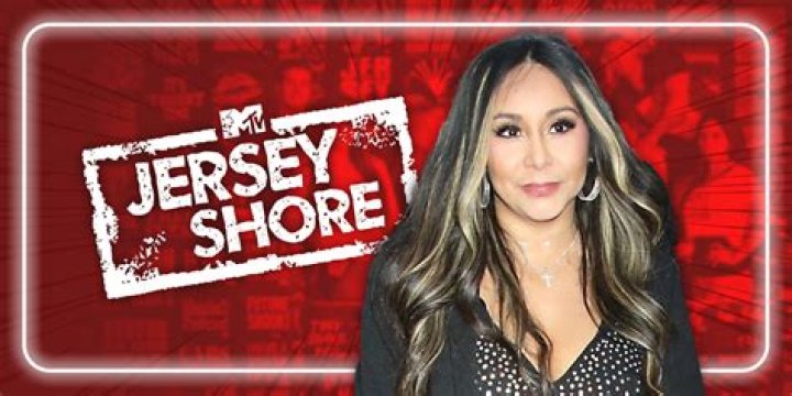 ‘Jersey Shore’ Star Nicole ‘Snooki’ Polizzi Jokes That Jenni ‘JWoww’ Farley’s Diet Consists of ‘Wine and Sex’