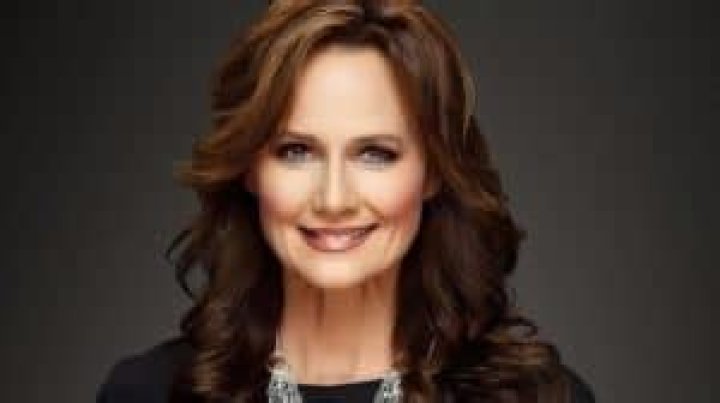 Kathy Sabine Wiki-bio, married, husband, age, Salary, Net Worth. 2022