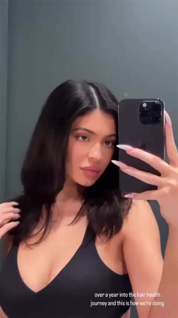 Kylie Jenner Shows Off Her Freckles in Rare Makeup-Free Selfie!