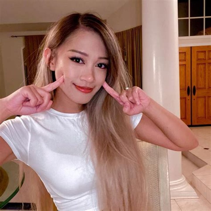 kyootbot (Twitch Star) - Age, Birthday, Bio, Facts, Family, Net Worth, Height & More