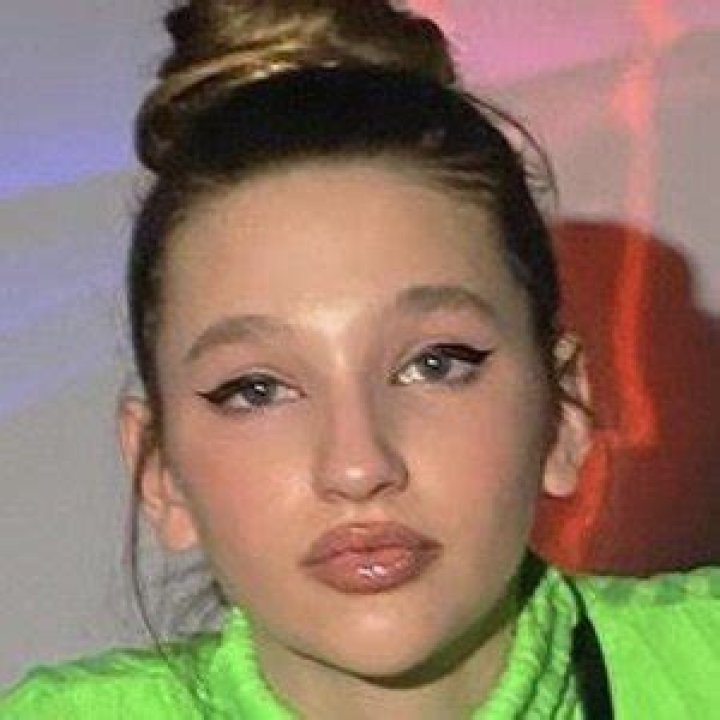 Liza Anokhina (TikTok Star) - Age, Birthday, Bio, Facts, Family, Net Worth, Height & More