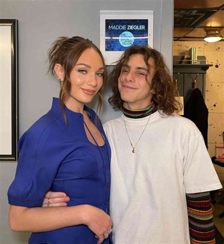 Maddie Ziegler Shares New Selfie With Boyfriend Eddie Benjamin After Deleting Hours Prior
