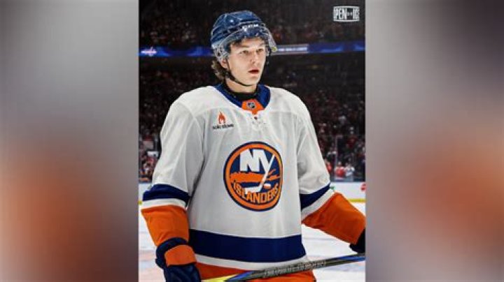 Mat Barzal (Hockey Player) - Age, Birthday, Bio, Facts, Family, Net Worth, Height & More