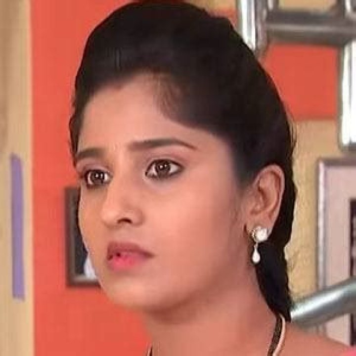 Meghana Lokesh (TV Actress) - Age, Birthday, Bio, Facts, Family, Net Worth, Height & More