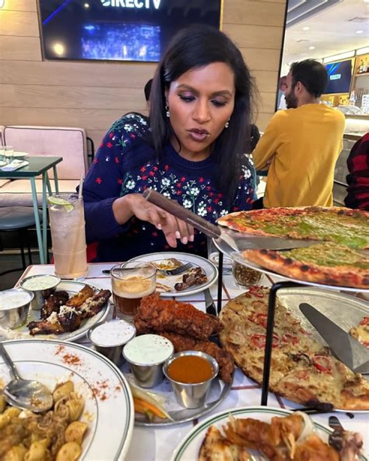 Mindy Kaling Responds to Fans’ ‘Food Issue’ Concerns After 40-Lb Weight Loss Following Photos of Huge Meal
