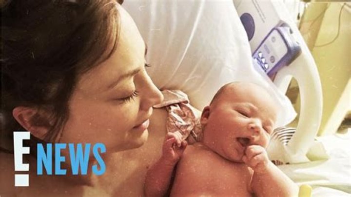 New Mama Gigi Hadid Shows Off Her Post-Baby Body 1 Month After Giving Birth to Her Daughter