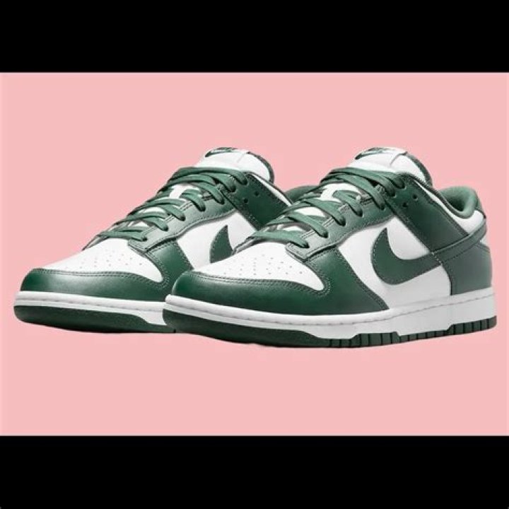 Nike Dunk Low “Team Green” Restocking In Two Weeks