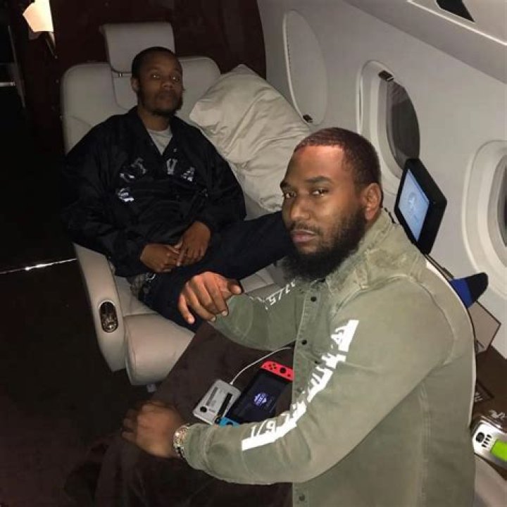 Omelly (Rapper) - Age, Birthday, Bio, Facts, Family, Net Worth, Height & More