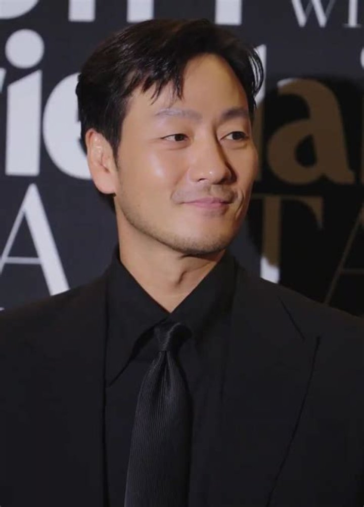 Park Hae-soo (TV Actor) - Age, Birthday, Bio, Facts, Family, Net Worth, Height & More