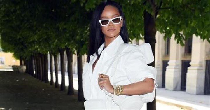 Rihanna & Ex-Billionaire Boyfriend Seem To Be Arguing While Vacationing In Mexico