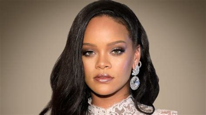 Rihanna’s $600 Million Fortune ‘Hasn’t Changed Her Personality’: ‘She’s Still the Same Person’