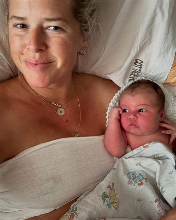 Sarah Wright Olsen Wants to Normalize Breastfeeding — See the Photo!