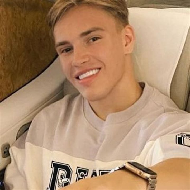 Sean T Adams (Instagram Star) - Umur, Ulang Tahun, Bio, Fakta, Keluarga, Kekayaan Bersih, Tinggi Badan & Lainnya