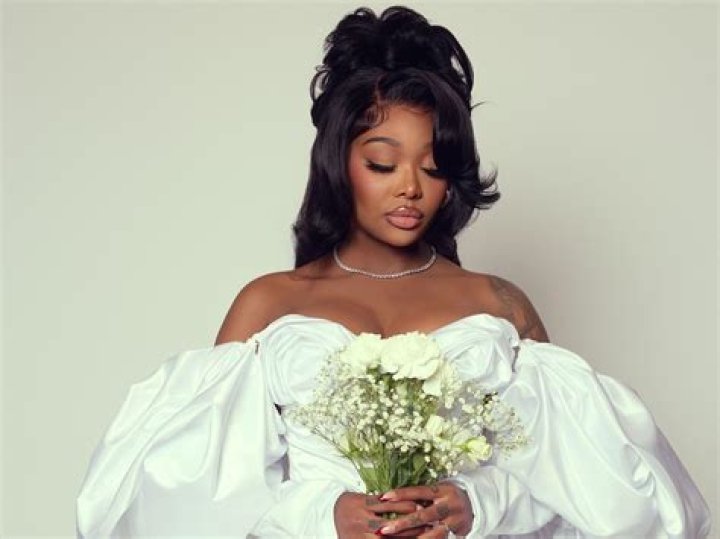 Summer Walker Brings Out SZA During Atlanta Concert