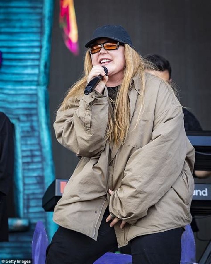 Tones and I Net worth, Age, Weight