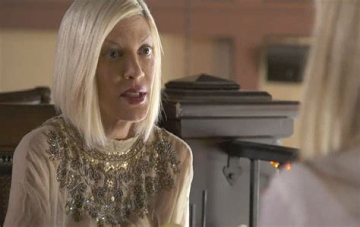 Tori Spelling Finally Sees the Face of Dean McDermott’s Mistress, Calls Her “Unattractive”