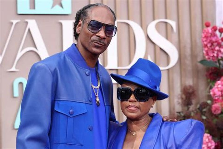 Twitter Wonders If Snoop Dogg & Martha Stewart Have Ever Hooked Up