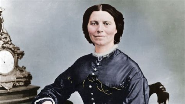 Who is Clara Berry? Wiki, Biography, Age, Boyfriend, Family, Net worth, Height & More