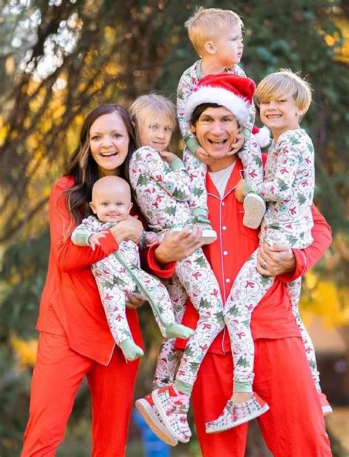 Who Is Dude Dad? Age, Wiki, Wife, Net Worth, Height, Family & Facts About Taylor Calmus