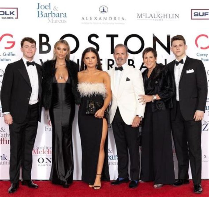 Who is Hallie Batchelder? Age, Height, Net Worth, Bio, Family, Boyfriend, Wiki