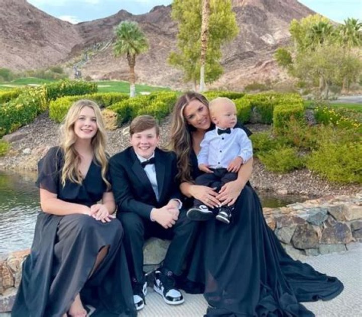 Who Is Shelley Covel Rowland? Wiki, Husband, Net Worth, Age, Family & Facts About Toby Keith’s Daughter