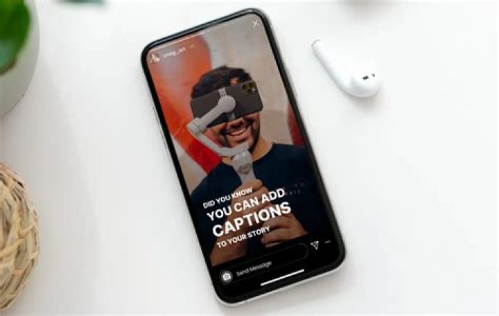 Why do some Instagram stories have two rings?