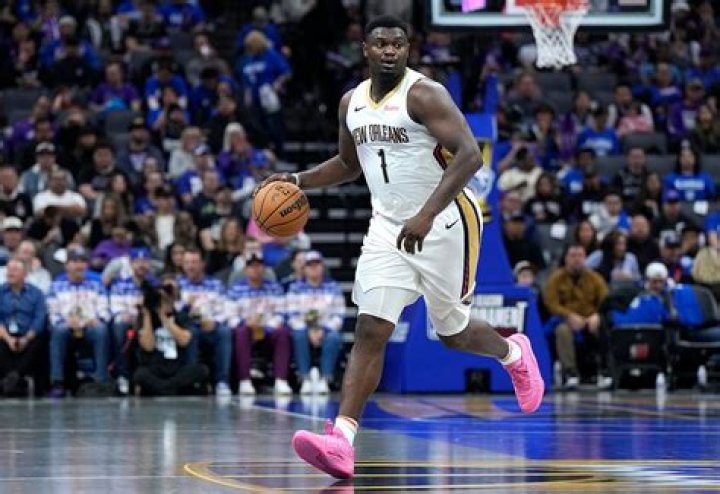 Zion Williamson's Weight Elicits Concern As New Photo Goes Viral
